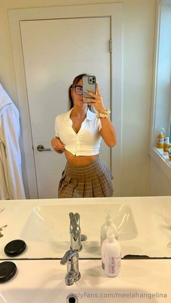 meelahangelina Nude Leaks OnlyFans Photo 14