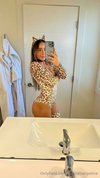 meelahangelina Nude Leaks OnlyFans Photo 13