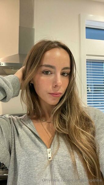 meelahangelina Nude Leaks OnlyFans Photo 9