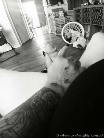 naughtyhoneypot Nude Leaks OnlyFans Photo 3