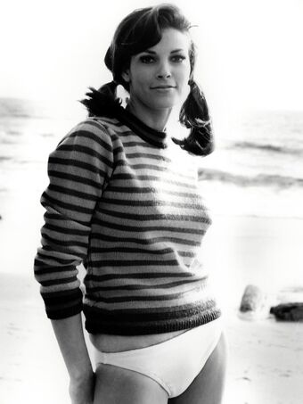 Raquel Welch Nude Leaks OnlyFans Photo 36