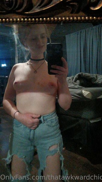 thatawkwardchickbecky Nude Leaks OnlyFans Photo 8