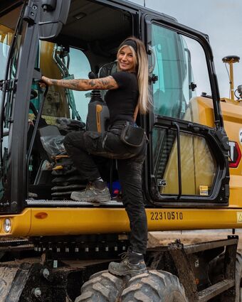 Tschulique Nude Leaks OnlyFans  – Leaked Models