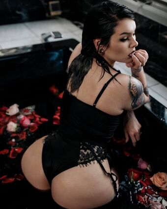 w_waifu Nude Leaks OnlyFans Photo 1