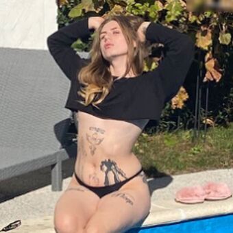 Yung FSK18 Nude Leaks OnlyFans Photo 16