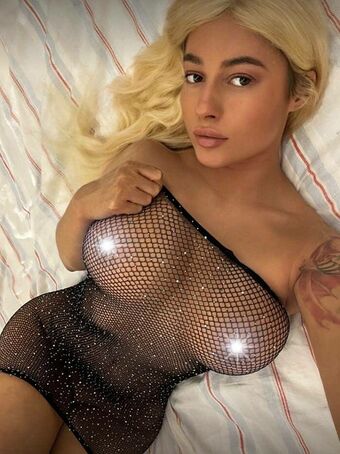 aksinia / aksinia1363 Nude Leaks OnlyFans  – Leaked Models