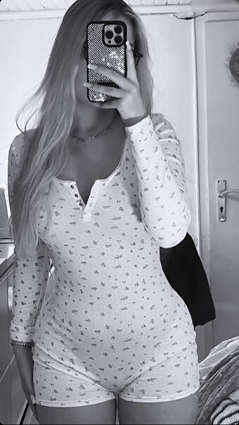 Annmariedtz / andiegen Nude Leaks OnlyFans  – Leaked Models