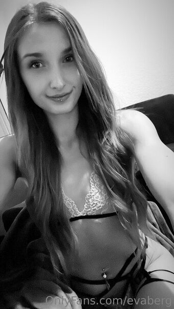 annybelleof Nude Leaks OnlyFans Photo 19