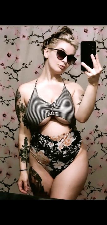 SlashleyTv Nude Leaks OnlyFans Photo 1