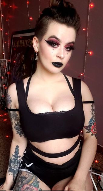 SlashleyTv Nude Leaks OnlyFans Photo 2