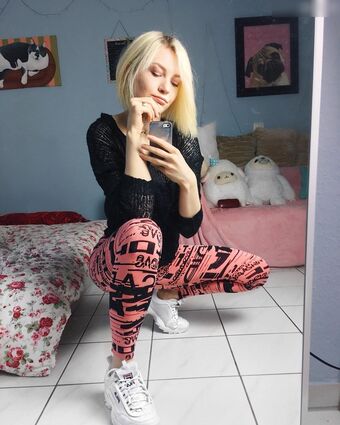 Farina Jo Nude Leaks OnlyFans Photo 11