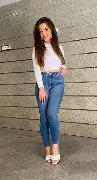 Parshad Esmaeili Nude Leaks OnlyFans Photo 16