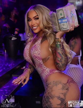 TattedUpHolly Nude Leaks OnlyFans Photo 17